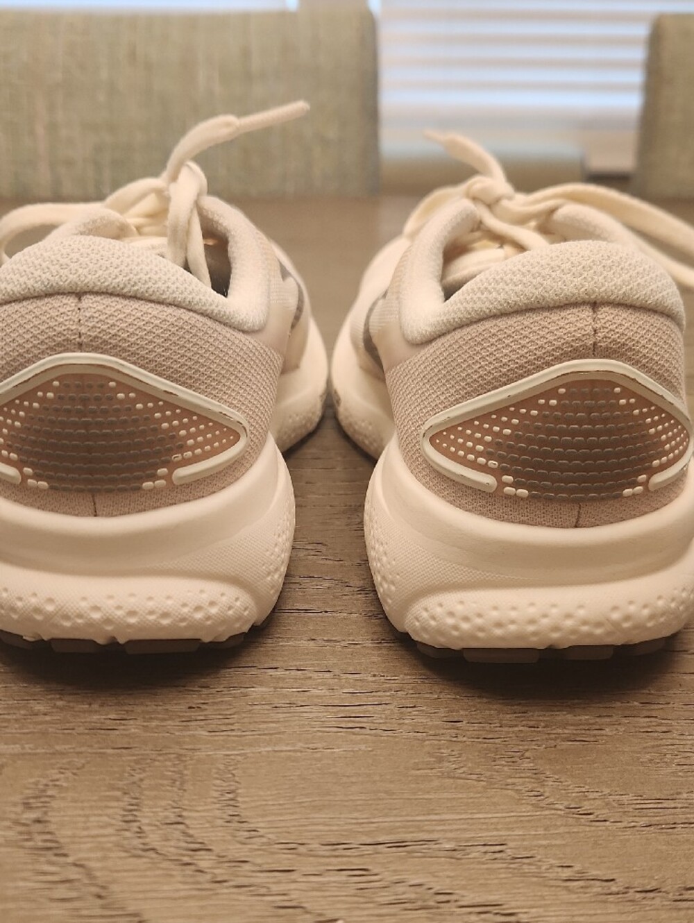 Brooks Ghost 16 Neutral Running Shoe - Cream/White - Picture 4 of 6